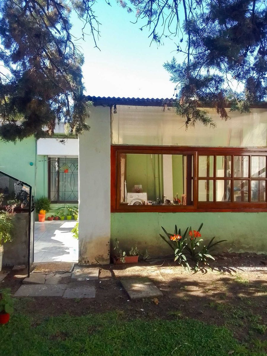 Venta Casa en Hurlingham 6 Ambientes Multifamiliar