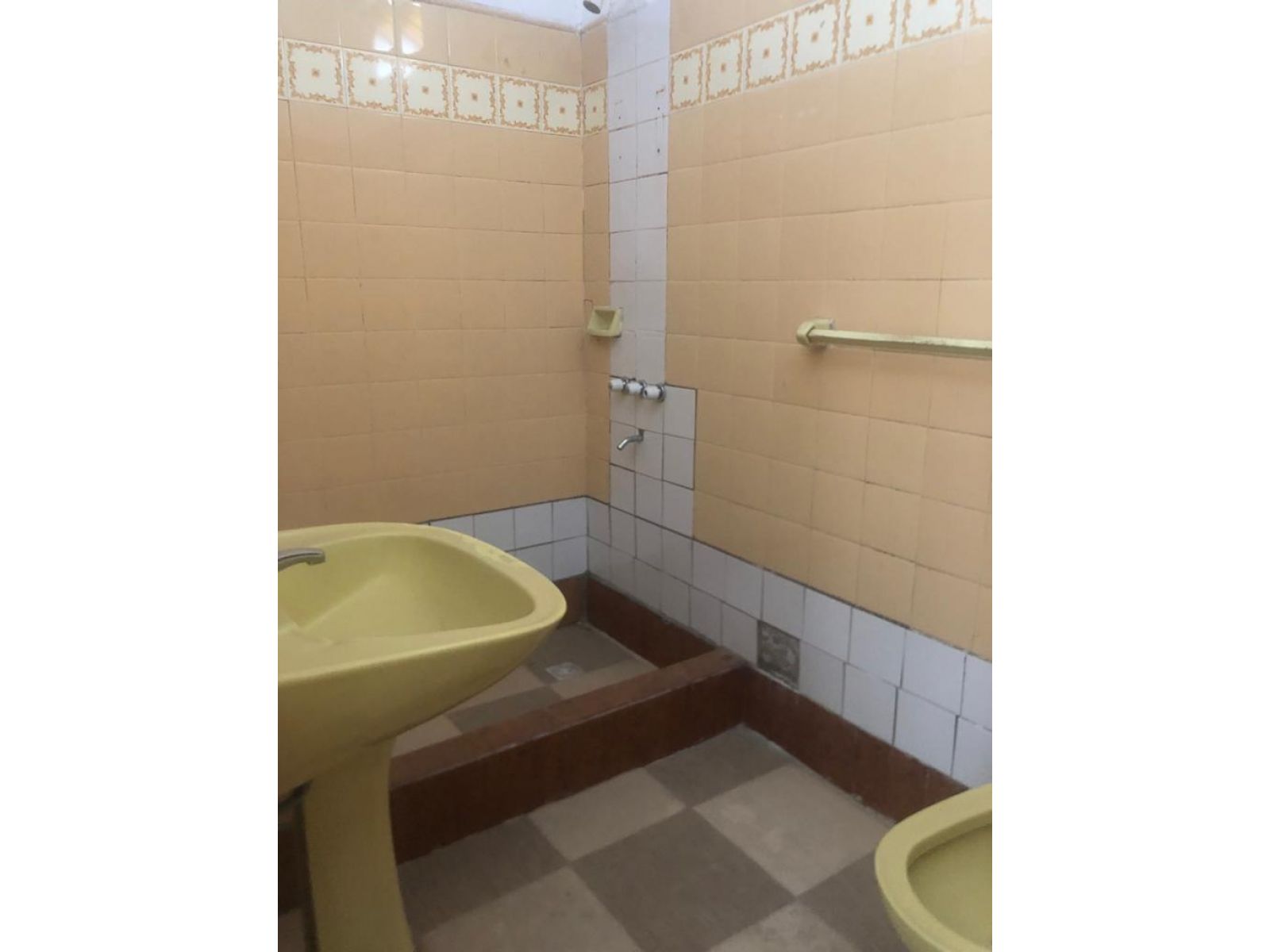 Vendo terreno con dos casas en Cerro Norte