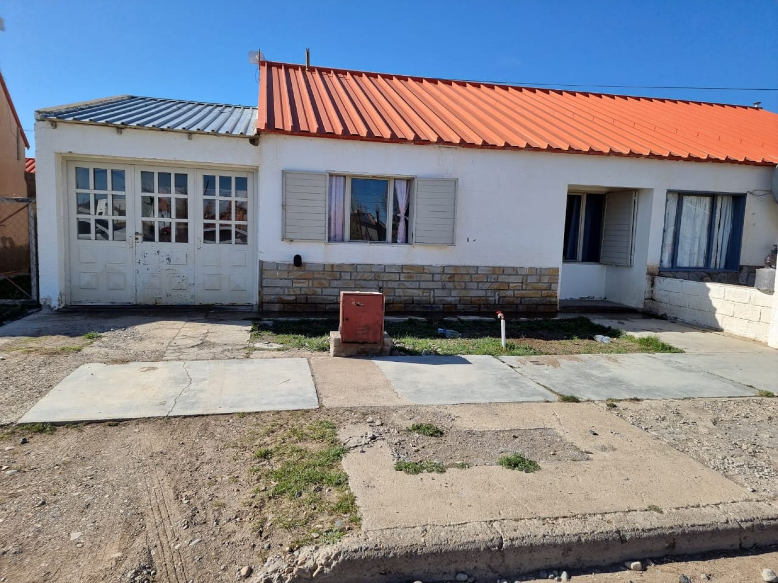 CASA DE 4 AMBIENTES EN GOBERNADOR COSTA-CHUBUT