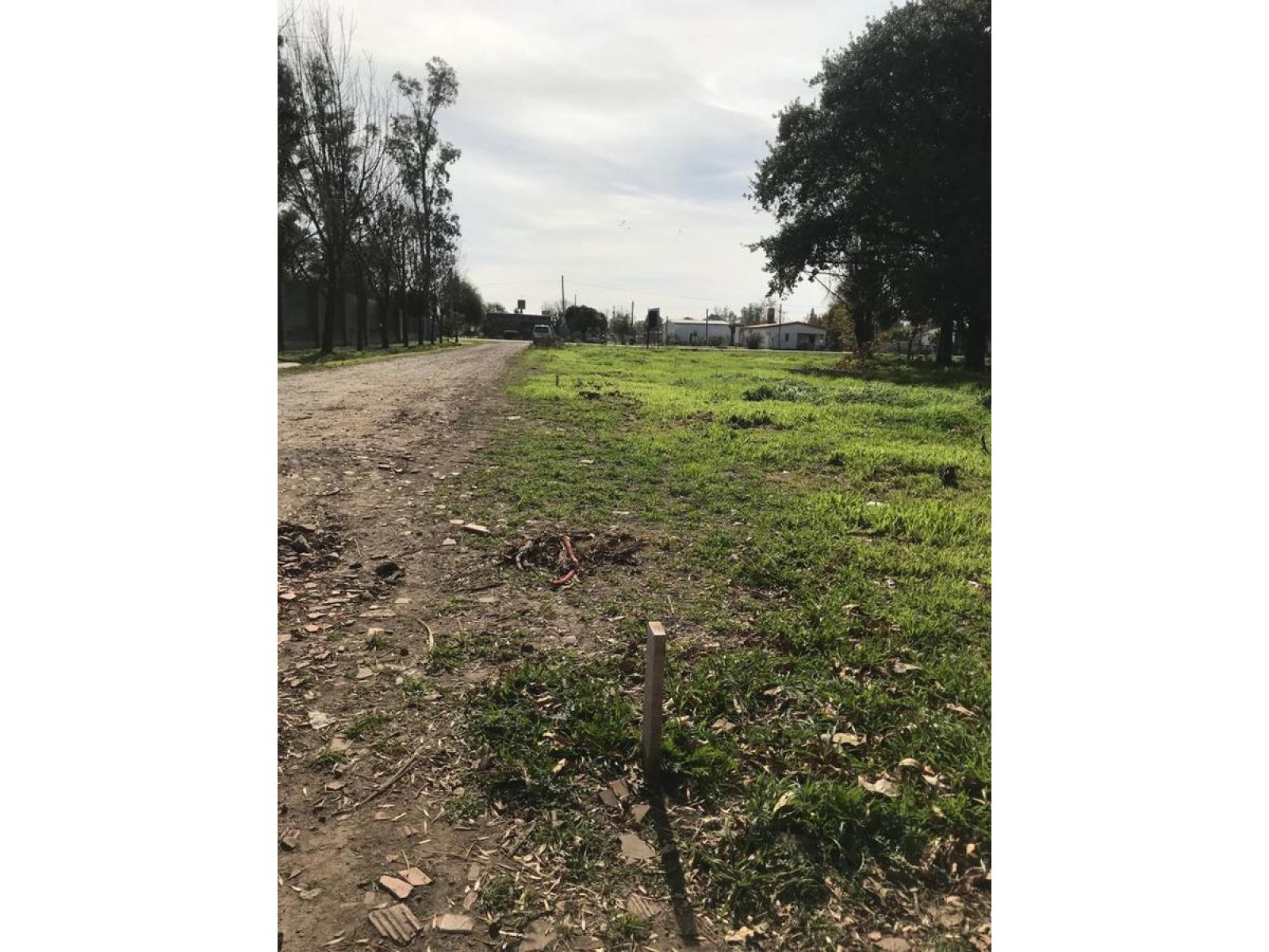 Terreno Ibarlucea - Barrio Los Nogales - Lote 2 - Frente a calle pavimentada