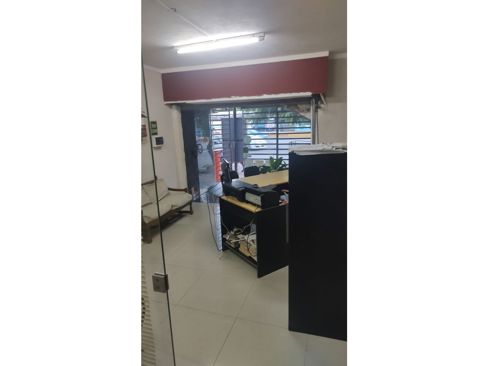 VENDO LOCAL COMERCIAL/OFICINA, AV SABATTINI, EXCELENTE UBICACIÓN