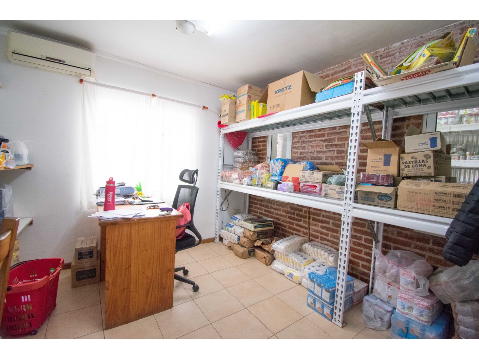 Local comercial en barrio Cantegril