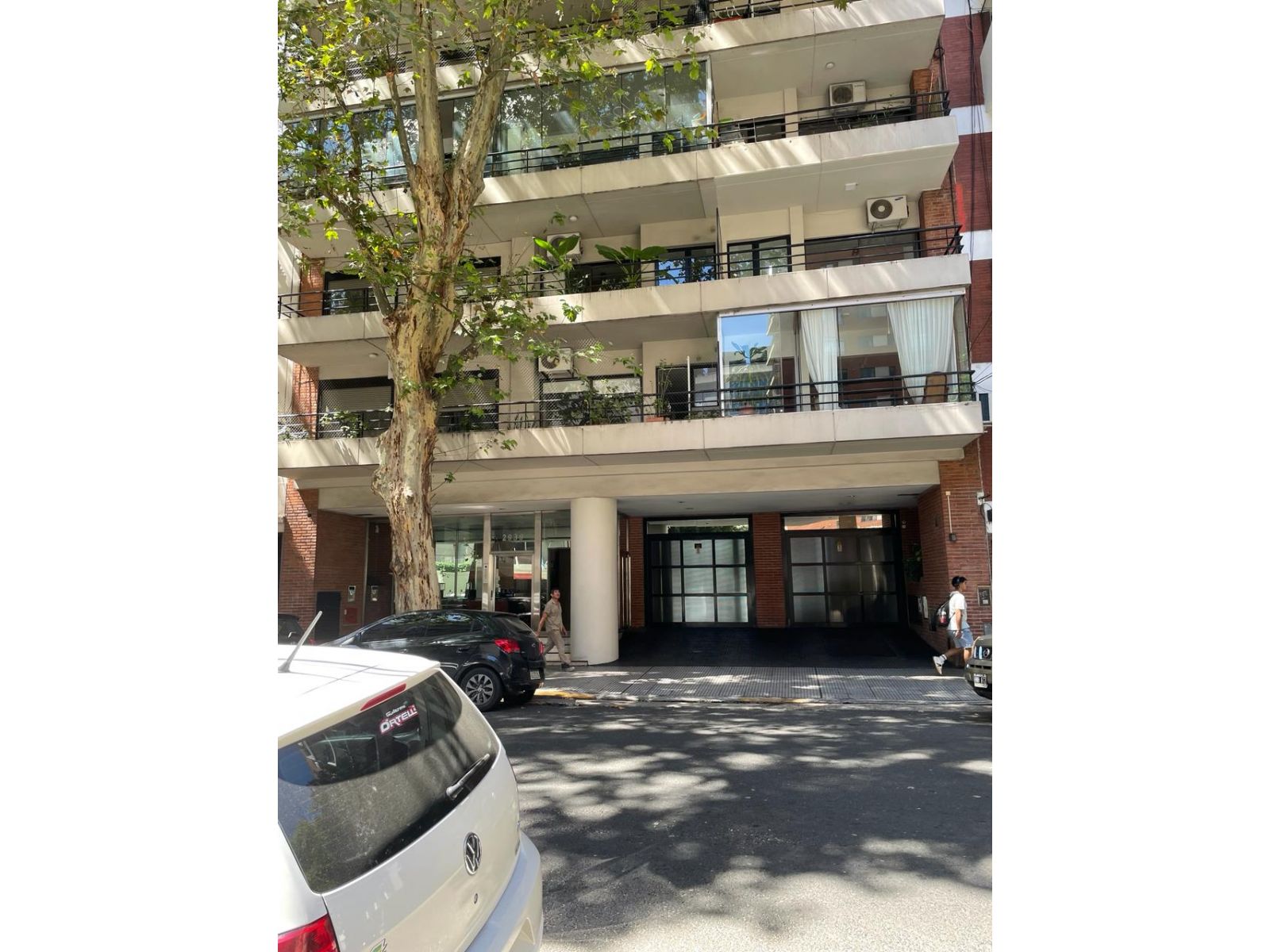 Palermo, Godoy Cruz 2900, piso 2, Frente. 3 amb, 60m2, u$s 1,100 todo incluido