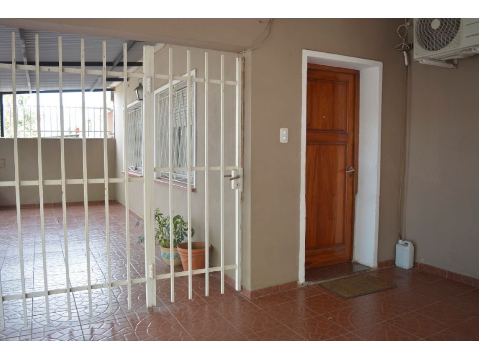 Vendo casa en San Rafael (alto Alberdi) APTO CRÉDITO