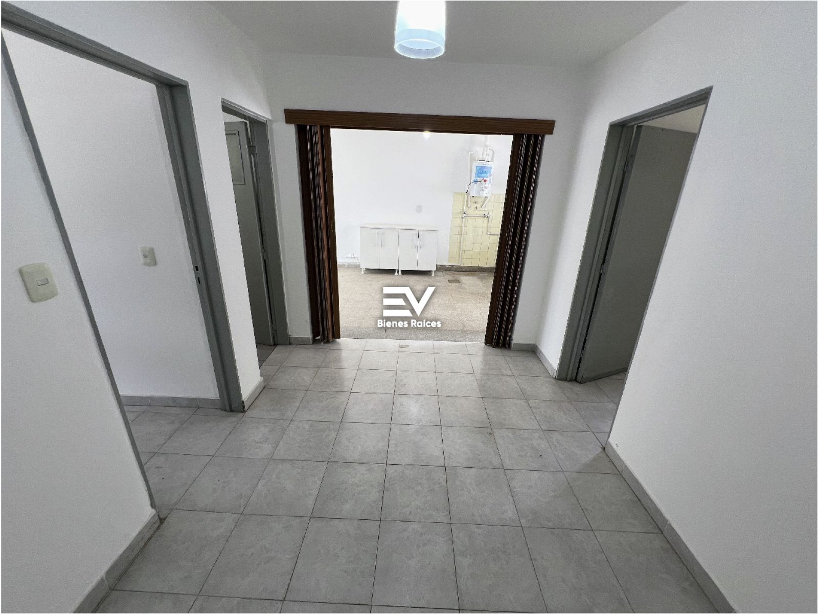 VENTA. Bº JARDIN! CASA 2 DORM + ESCRITORIO. APTA CREDITO! TITULOS PERFECTOS Y POSESION INMEDIATA