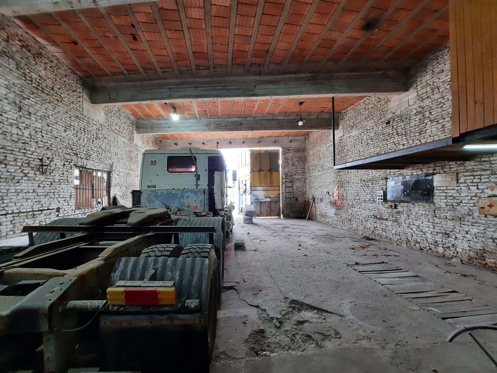 DOS GALPONES MÁS CASA Y TERRENO - OV. LAGOS Y CIRCUNVALACIÓN