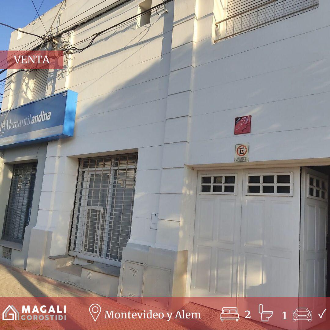 Casa con Locales en VENTA Montevideo y Alem