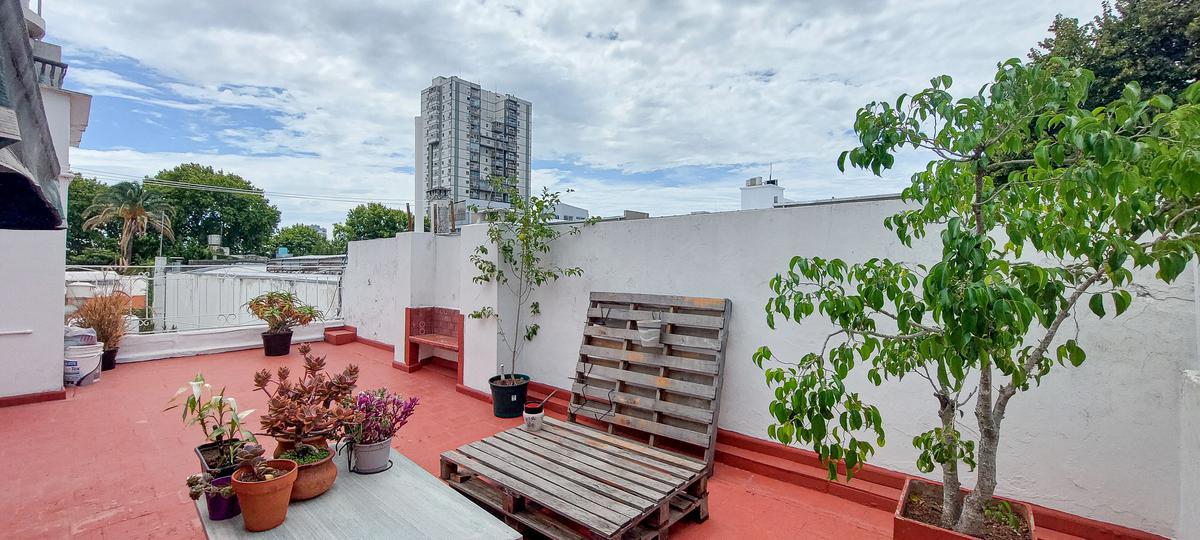 Venta PH 6 ambientes en Coghlan con terraza y balcon