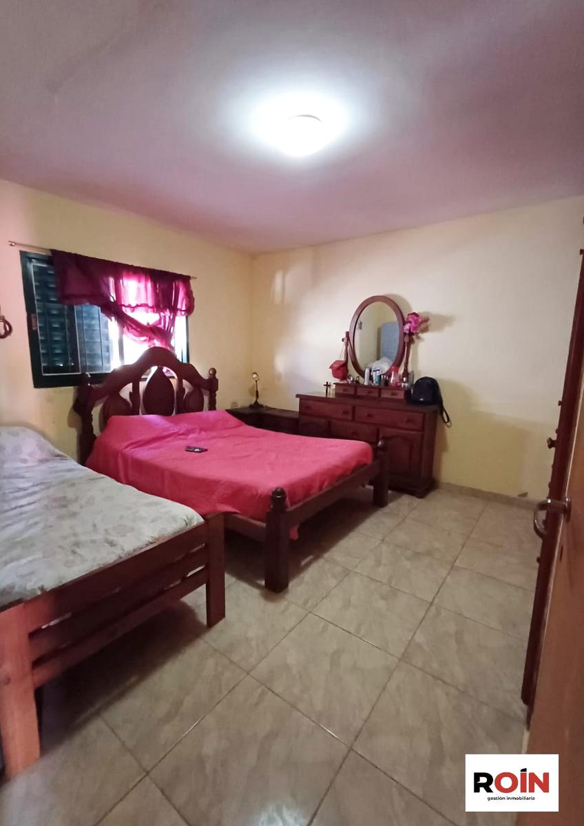 VENTA CASA EN B° LOS OLMOS SUR / 2 DORM / GARAJE / PATIO