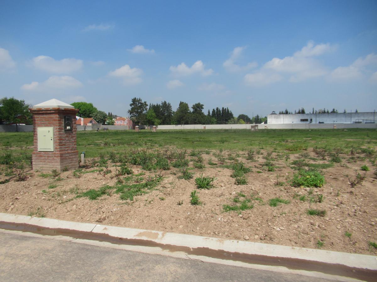 Lote en barrio cerrado 