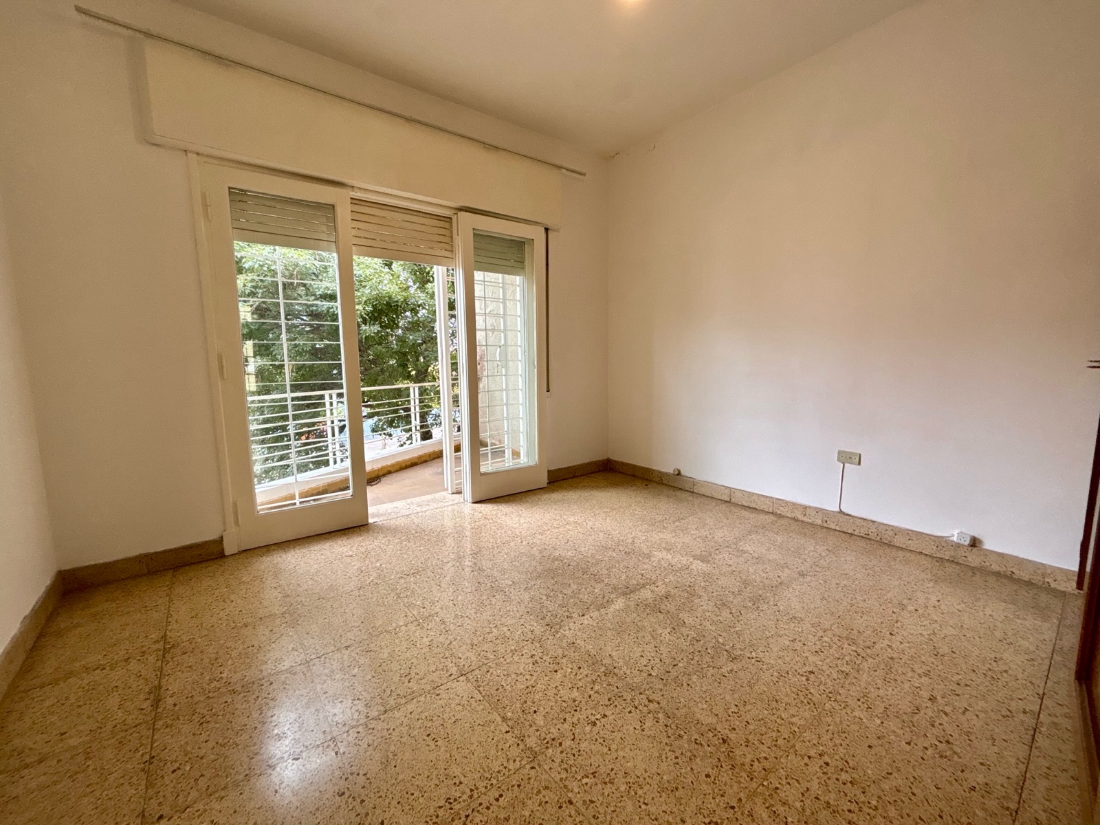 Casa 2 dorm, patio y cochera en Cofico - VENTA