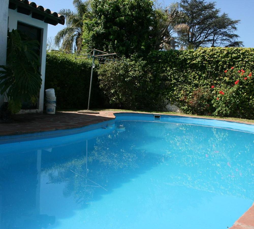 Casa  en Venta Casa en San Isidro, 6 amb, amplio Jardin, piscina y Garage.