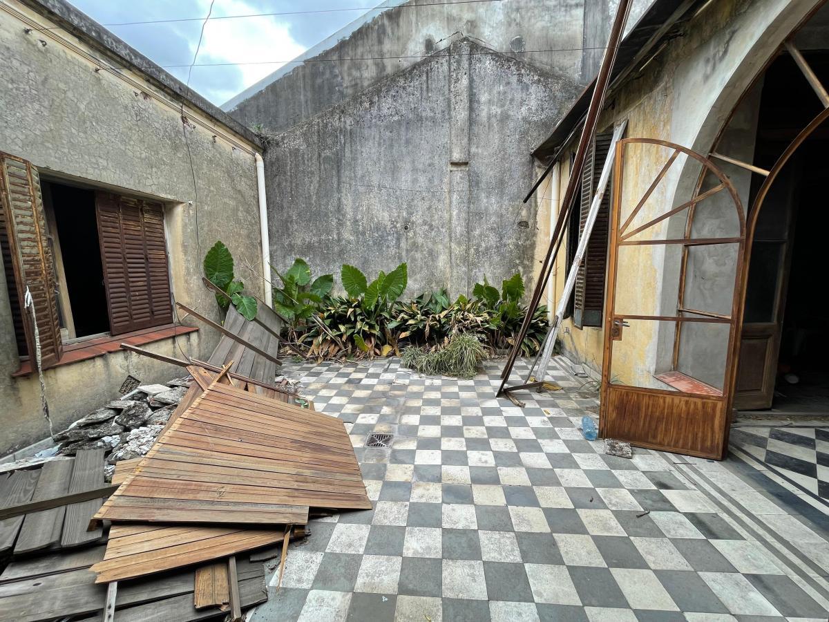 LEVALLE 1574, Banfield Este – CASA A RECICLAR / DEMOLER, SOBRE LOTE DE 562 M2.