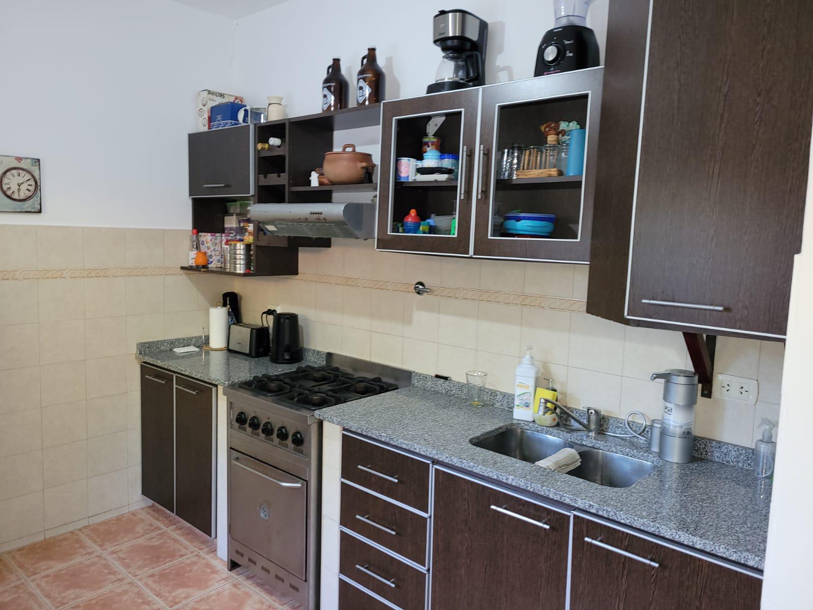 CASA EN VENTA A METROS DE PLAZA SAN MARTIN