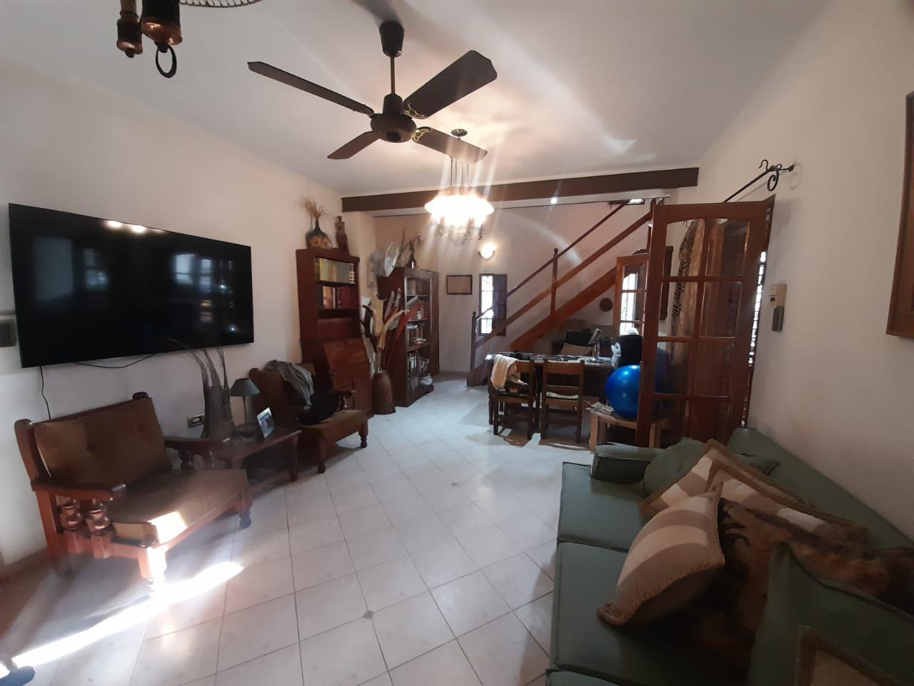 Casa 3 Dormitorios, dos en Planta baja, patio, Impecable, Alto Alberdi