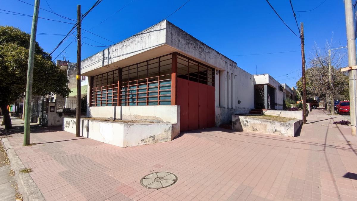 VENTA CASA 3 DORMITORIOS B° MAIPU 2