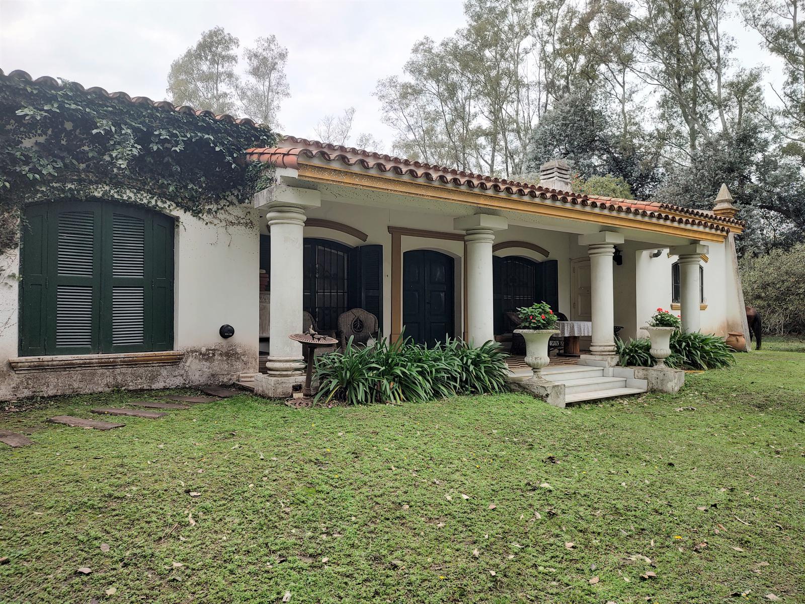 casas estilo colonial sobre 22.000 m2 de terreno! pegado a country Martindale