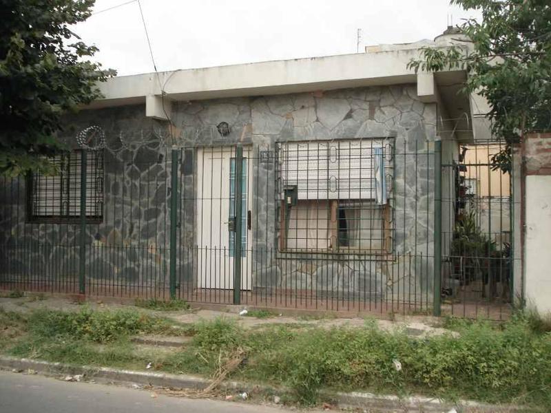 Casa PH en Venta en Ezpeleta Oeste