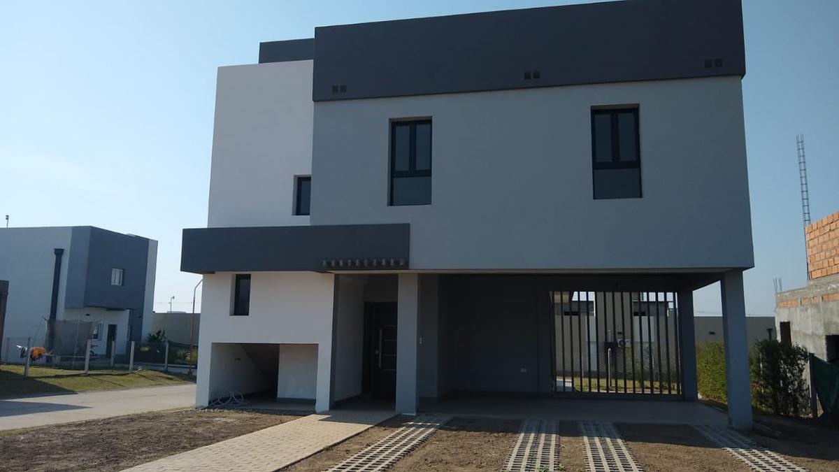 Casa a estrenar en venta Barrio altos del Cevil 2