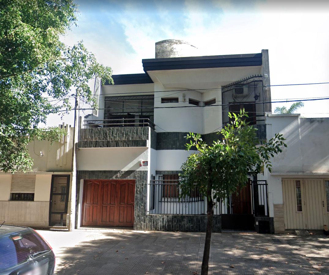 Casa VENTA Echezortu 3 dormitorios - Jardín - Quincho - Parrillero - Cochera doble