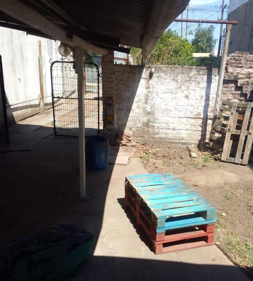 VENTA LOTE CON CASA A RECICLAR UBICADO EN EZPELETA