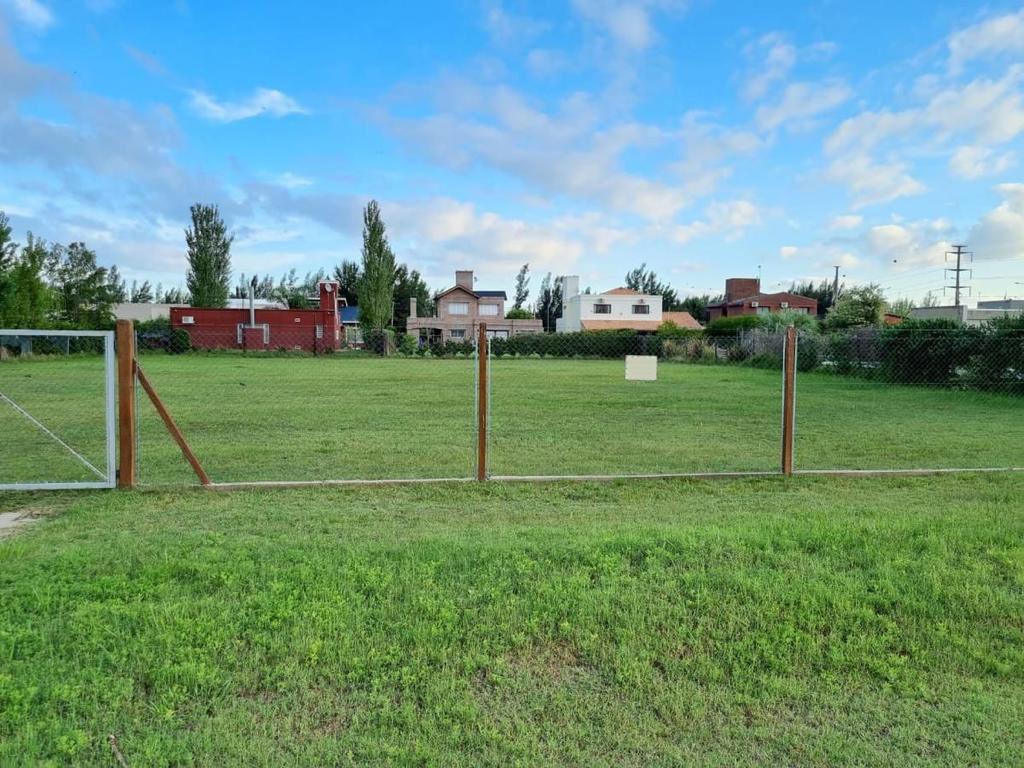 Venta terreno de 1010 m2 en  Fisherton, Rosario (posibilidad de unir dos terrenos)