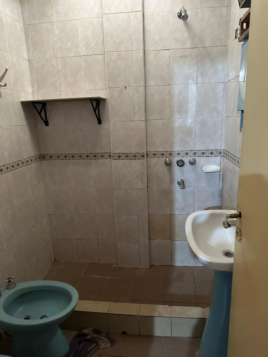 Casa en venta - 4 Dormitorios 2 Baños - Cocheras - 264Mts2 - Rosario, Santa Fe