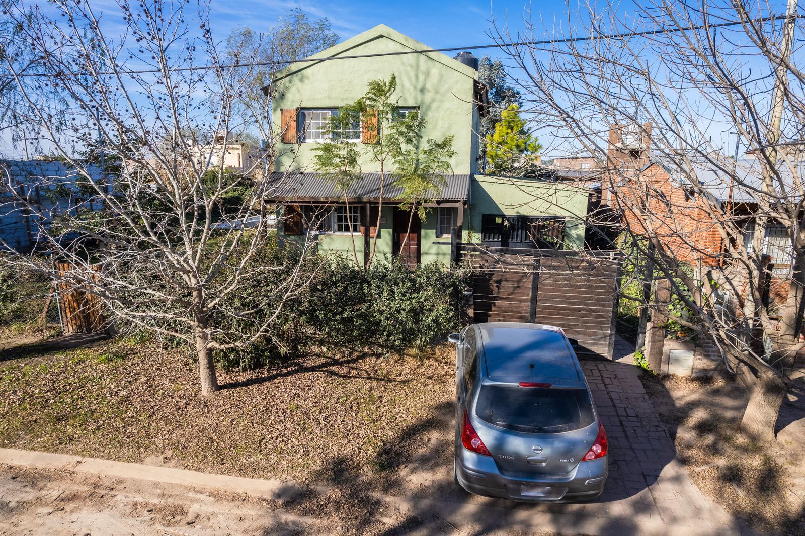 CASA EN VENTA  3 DORMITORIOS  ACEQUIAS DEL AIRE- ROLDÁN