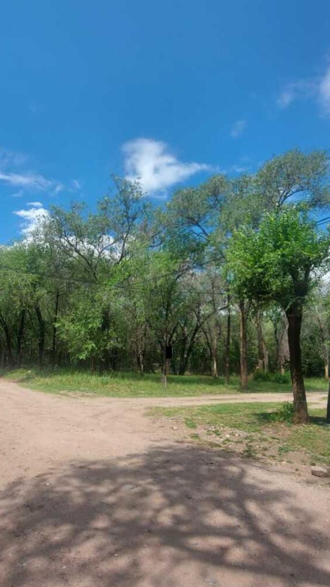 TERRENO  EN CASA GRANDE A 900M APROX DEL RIO GRANDE DE PUNILLA Y A 3 CUADRAS DE RUTA NACIONAL 38. Ref: 1823