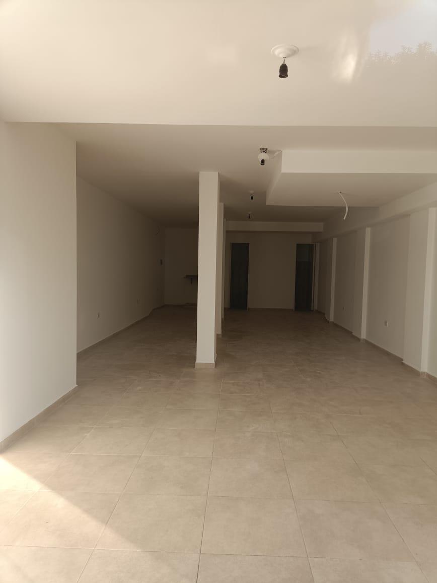 Local comercial en Alto Alberdi a metros de Colon