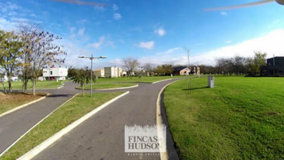 Terreno en barrio Fincas de Hudson 4