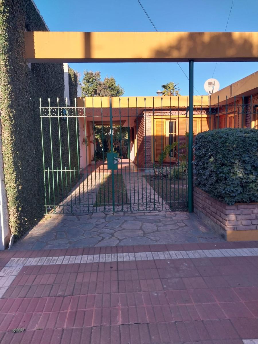 Casa en Venta en Agustín Roca, Junín (B)