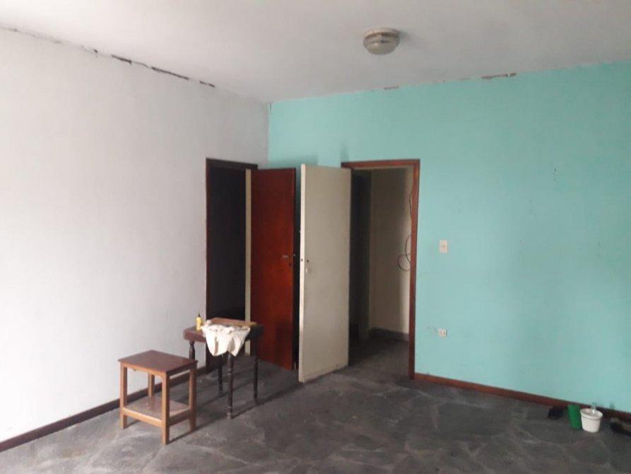 CASA EN VENTA CON 4 LOTES APTA CREDITO