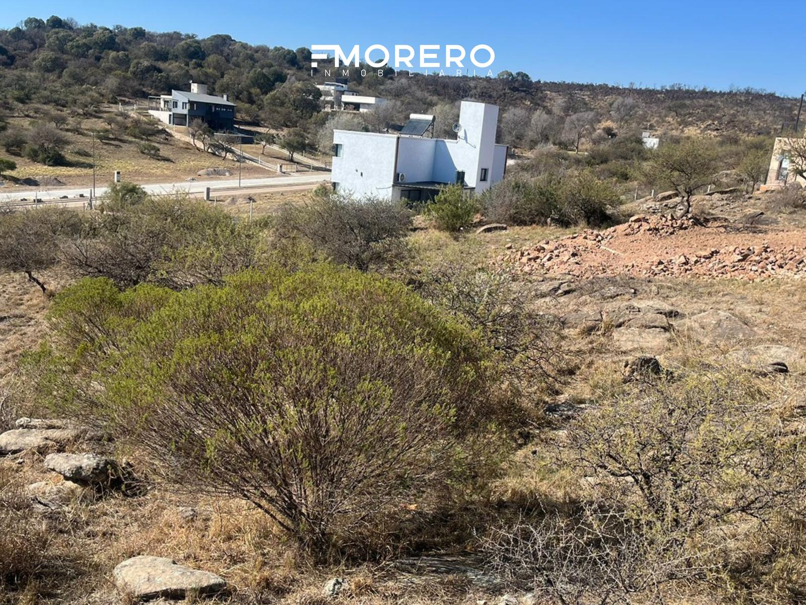 Terreno en venta en barrio semi cerrado VENTURIA