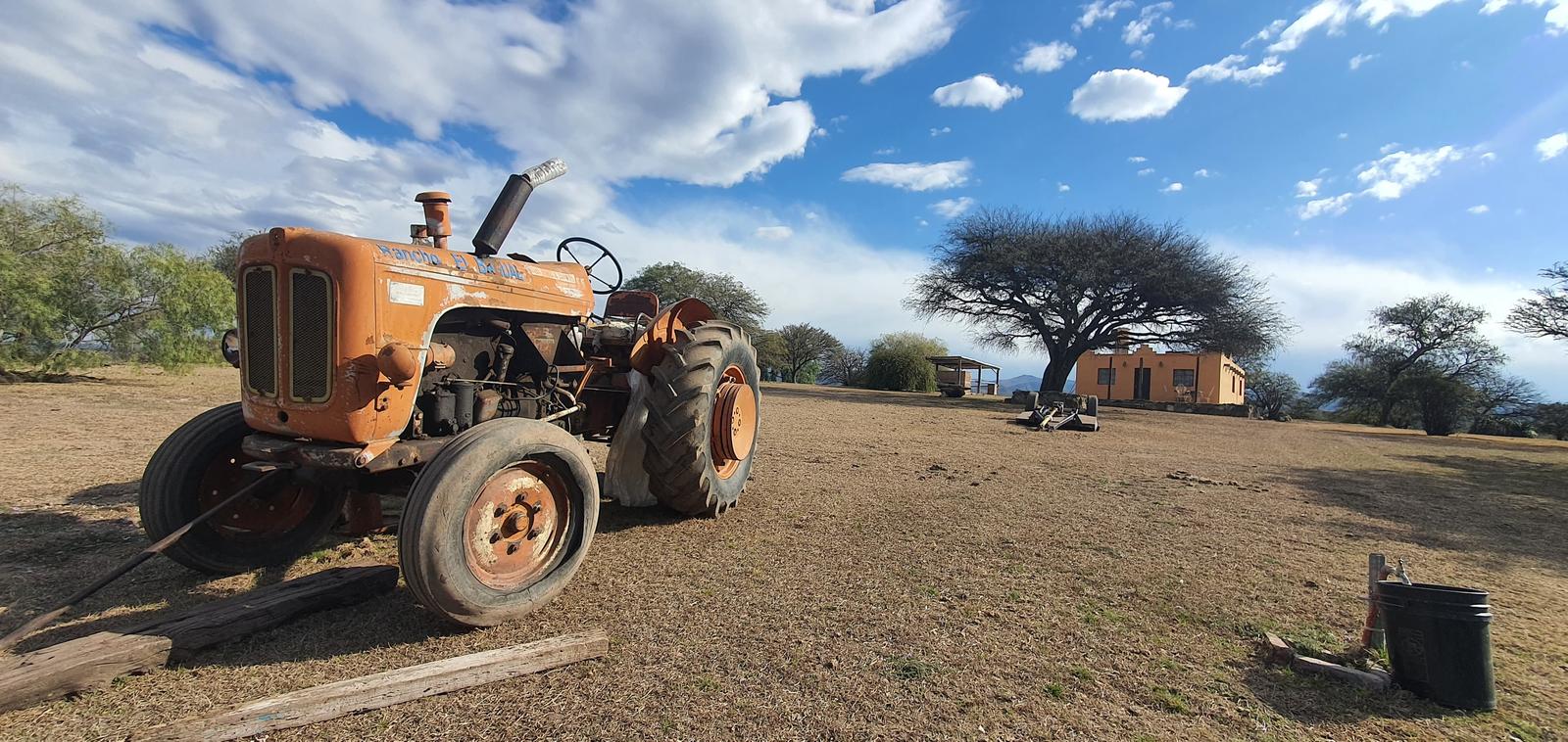 SE VENDE campo 21 has. con 3 casas en FALDA DEL CARMEN!