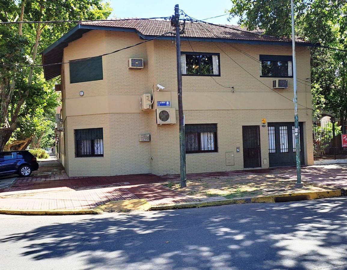 Casa en  Las Heras 699 esquina San martin ( apto profesional)