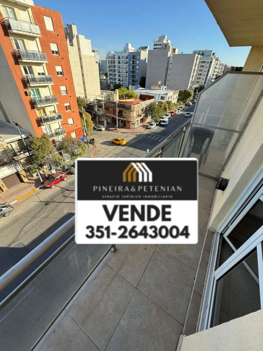 Venta. Bº Gral. Paz. Dpto. 1 Dorm. Balcón al frente. CON ESCRITURA. Impecable.