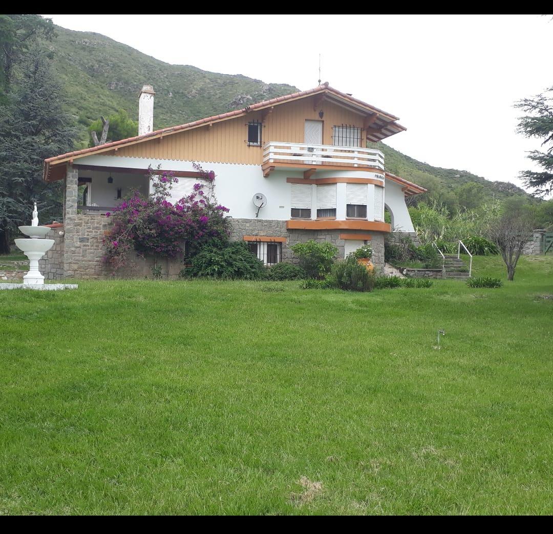 GRAN CHALET EN LA FALDA CON PILETA Y GRAN PARQUE DETRÁS DEL HOTEL EDEN REF: 2045