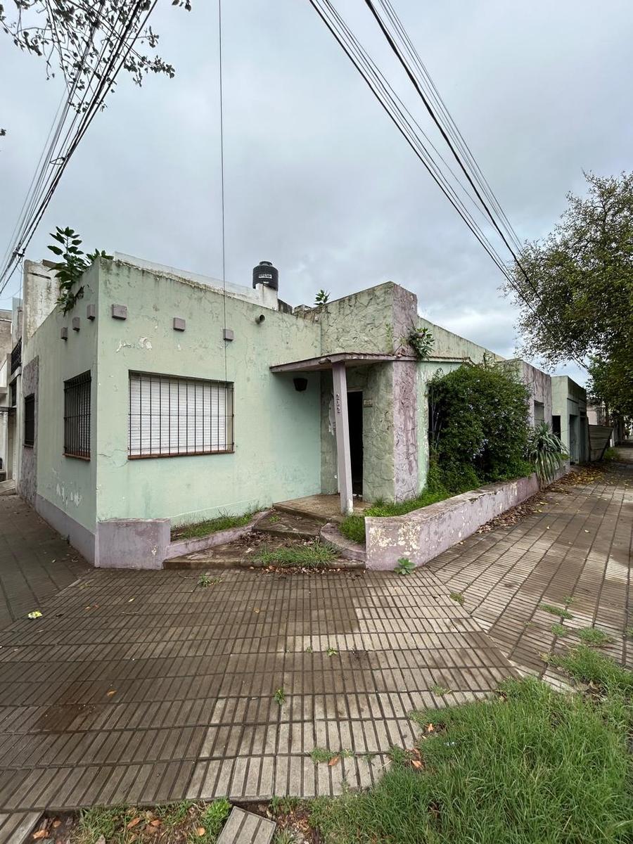 Casa en venta en esquina