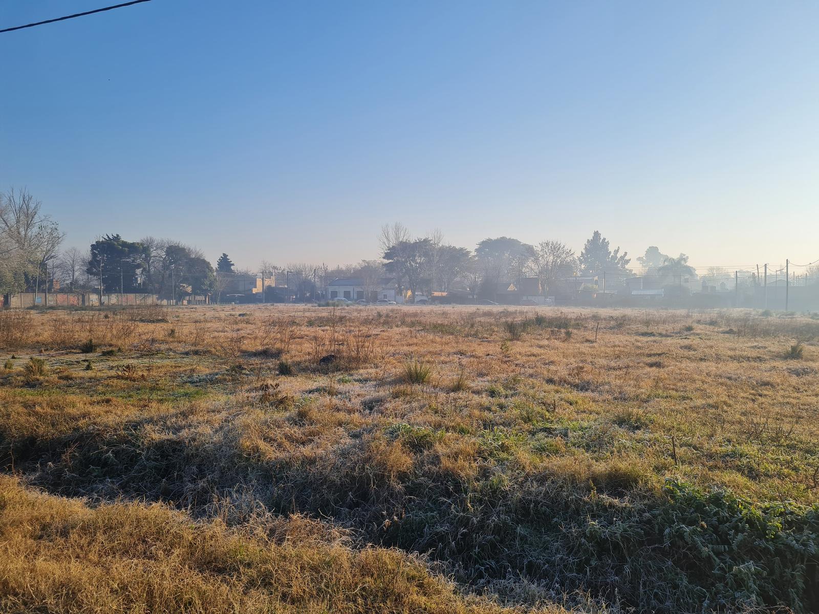 Lote en barrio Tacuarí