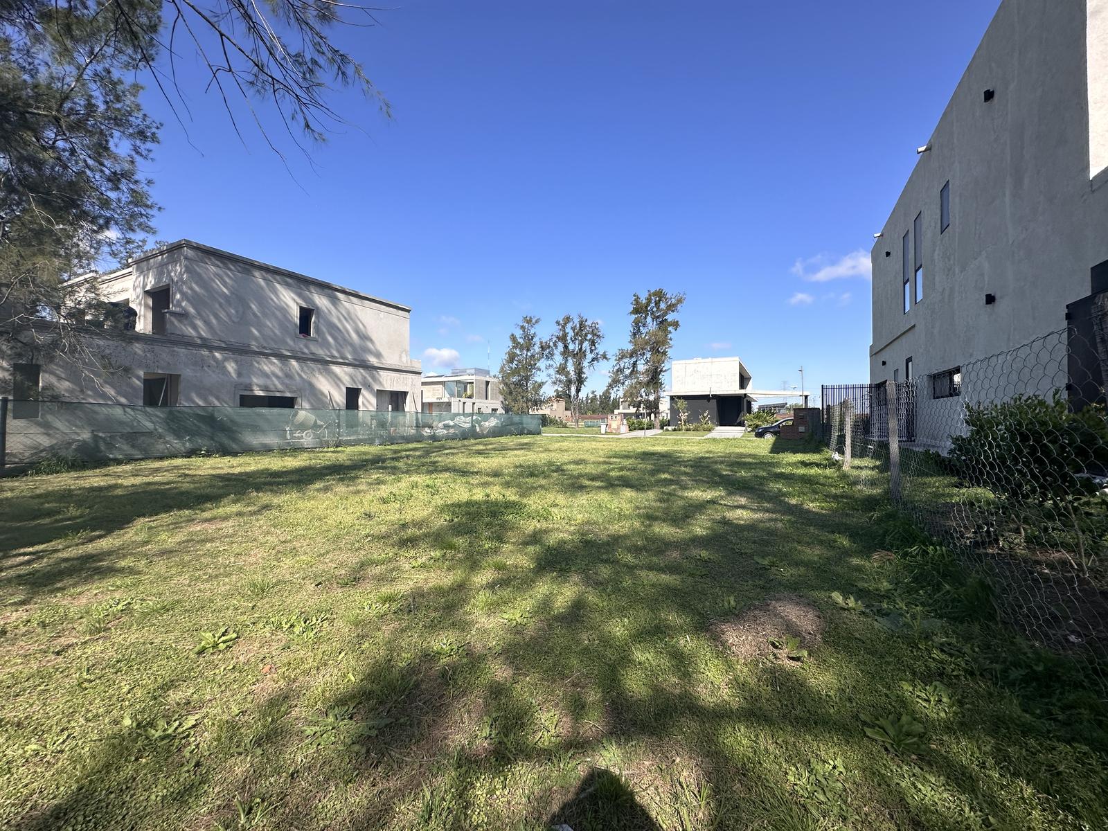 Terreno en  venta, barrio Laguna grande, villanueva