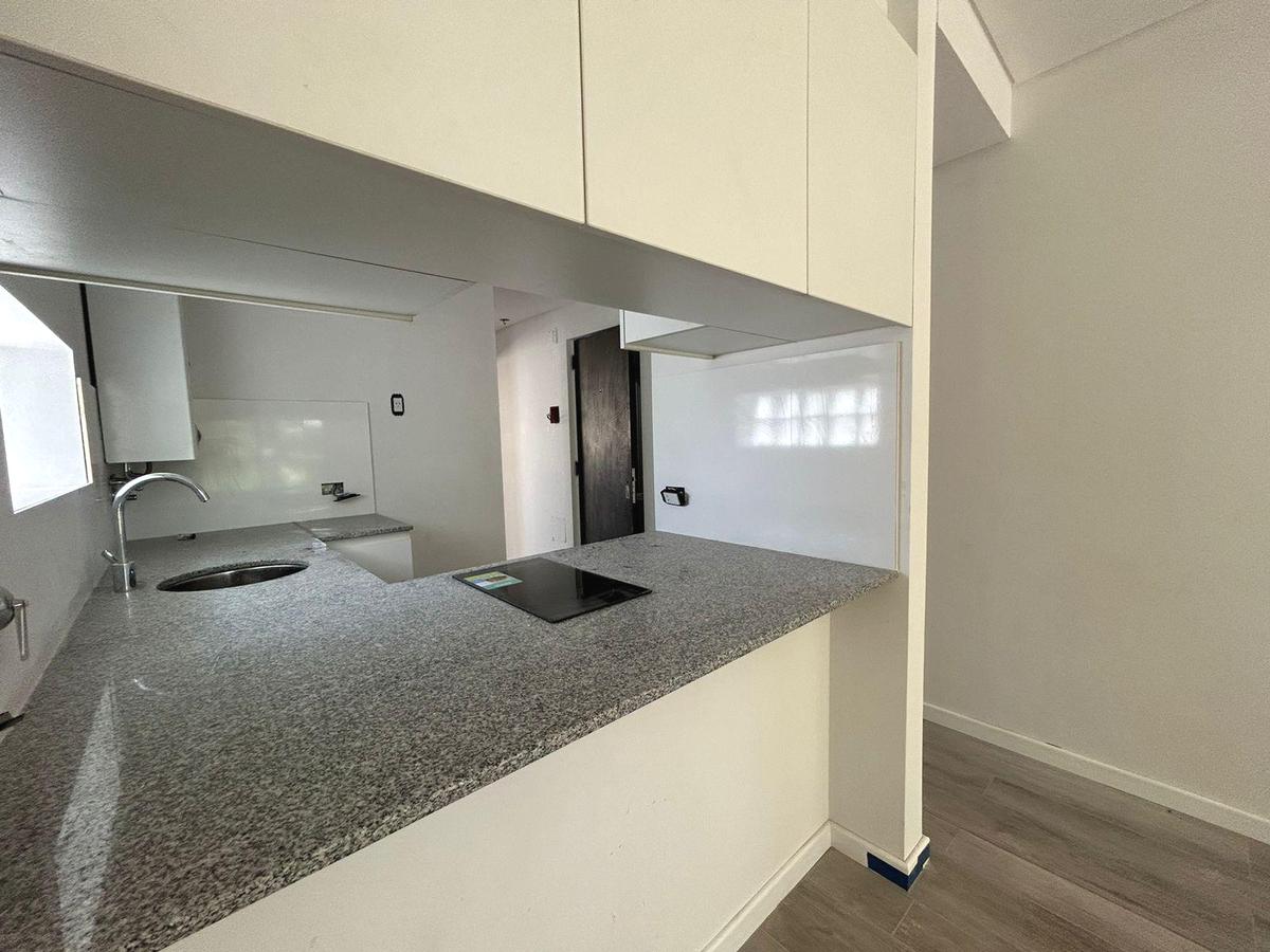 VENTA/PERMUTA - Semipiso de 1 dormitorio con balcón - Lourdes, Rosario.