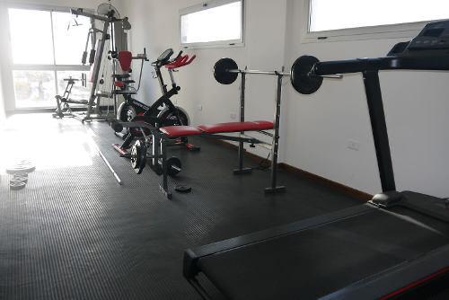 Departamento con Balcon, GYM y Pileta