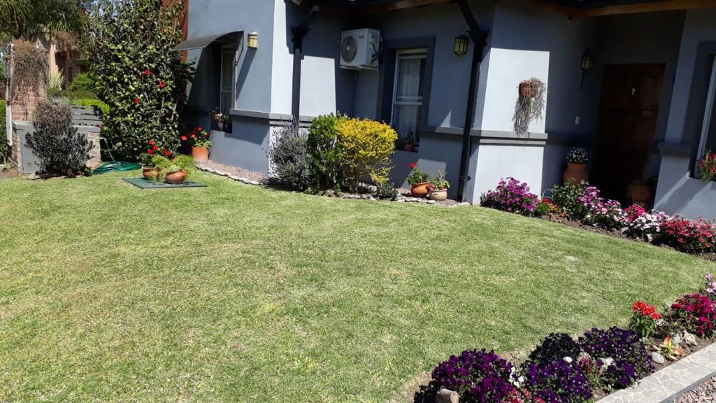 Venta Casa 4 Ambientes en La Candela Champagnat Pilar