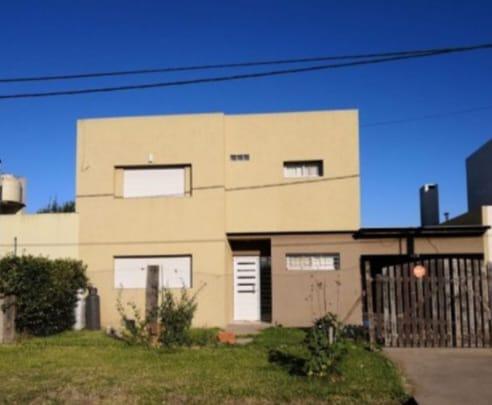 VENTA /PERMUTA- Casa 3 domitorios con piscina - Tierra de Sueños 2, Roldán.