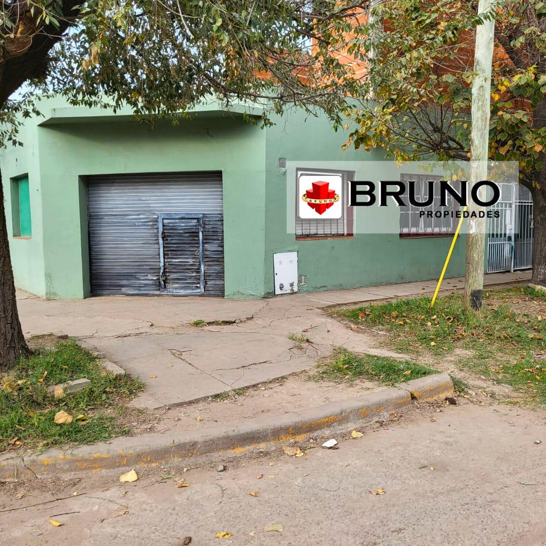 ¡SE VENDE CASA AMERICANA CON LOCAL Y CONSTRUCCIÓN DE 2 AMBIENTES - TRUJUI - MORENO!