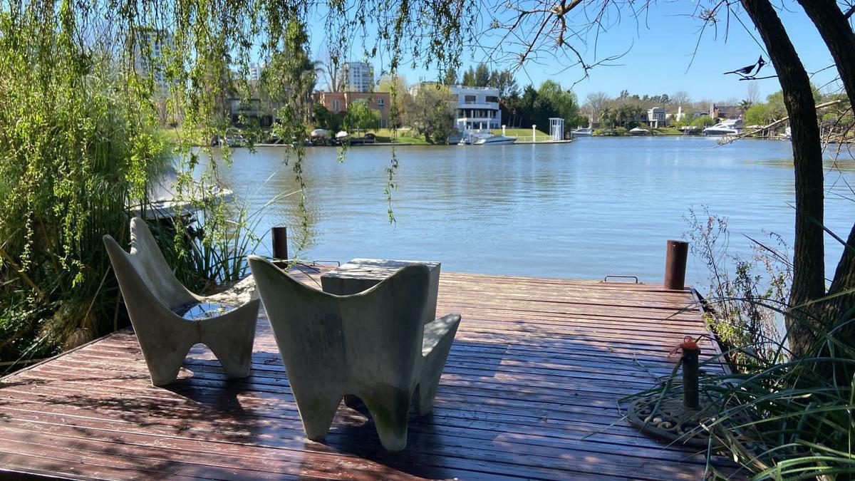 Excelente casa al rio en Santa Maria de Tigre