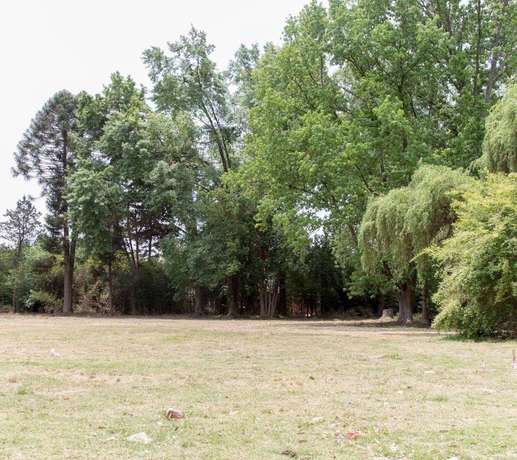 TERRENO A LA VENTA EN DEL VISO EN BARRIO CERRADO