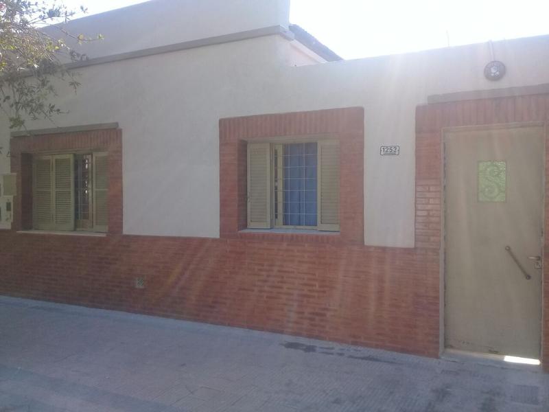 Departamento tipo casa 2 ambientes en Venta- Lanús Oeste