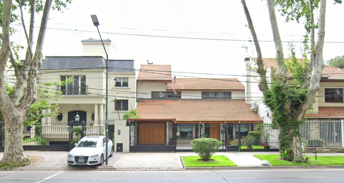 Muy linda casa sobre la AV. Marquez al 1000 en San Isidro - Inmejorable Zona